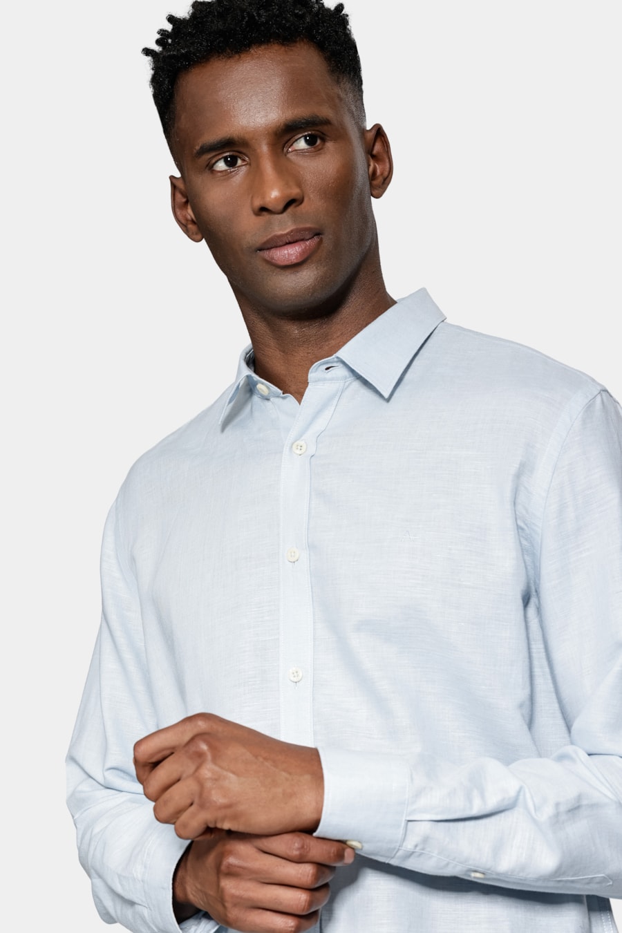Camisa Manga Longa Regular Linho Azul Claro — foto 3 de 6
