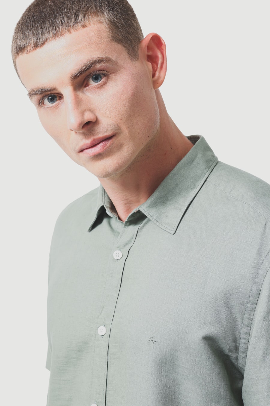 Camisa Manga Longa Regular Linho Verde Folha — foto 3 de 8