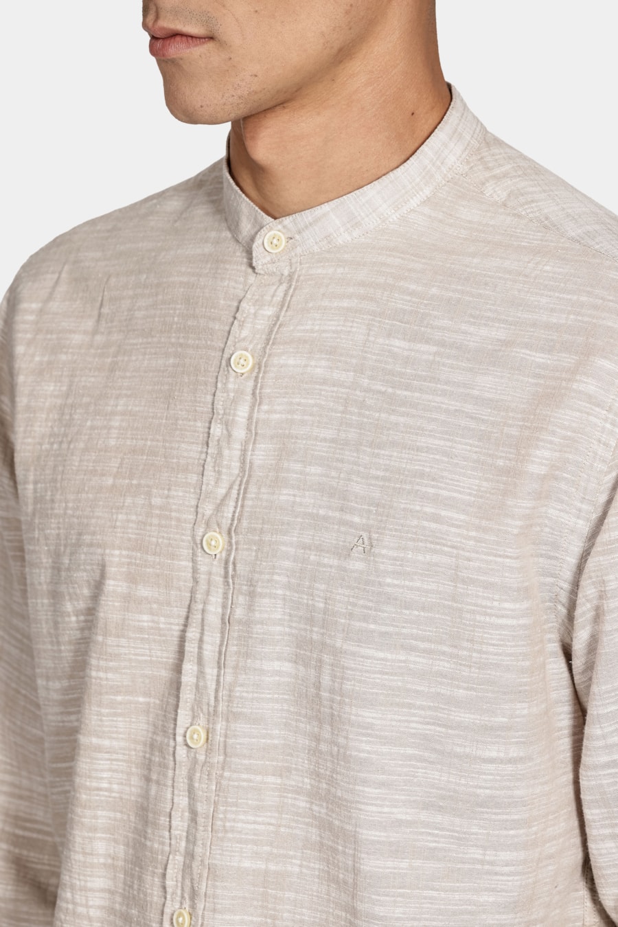 Camisa Manga Longa Regular Mandarin Lisa Caqui — foto 3 de 6