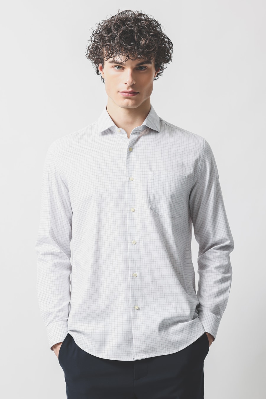 Camisa Manga Longa Regular Maquinetada Xadrez Branco C/Vermelho — foto 1 de 6