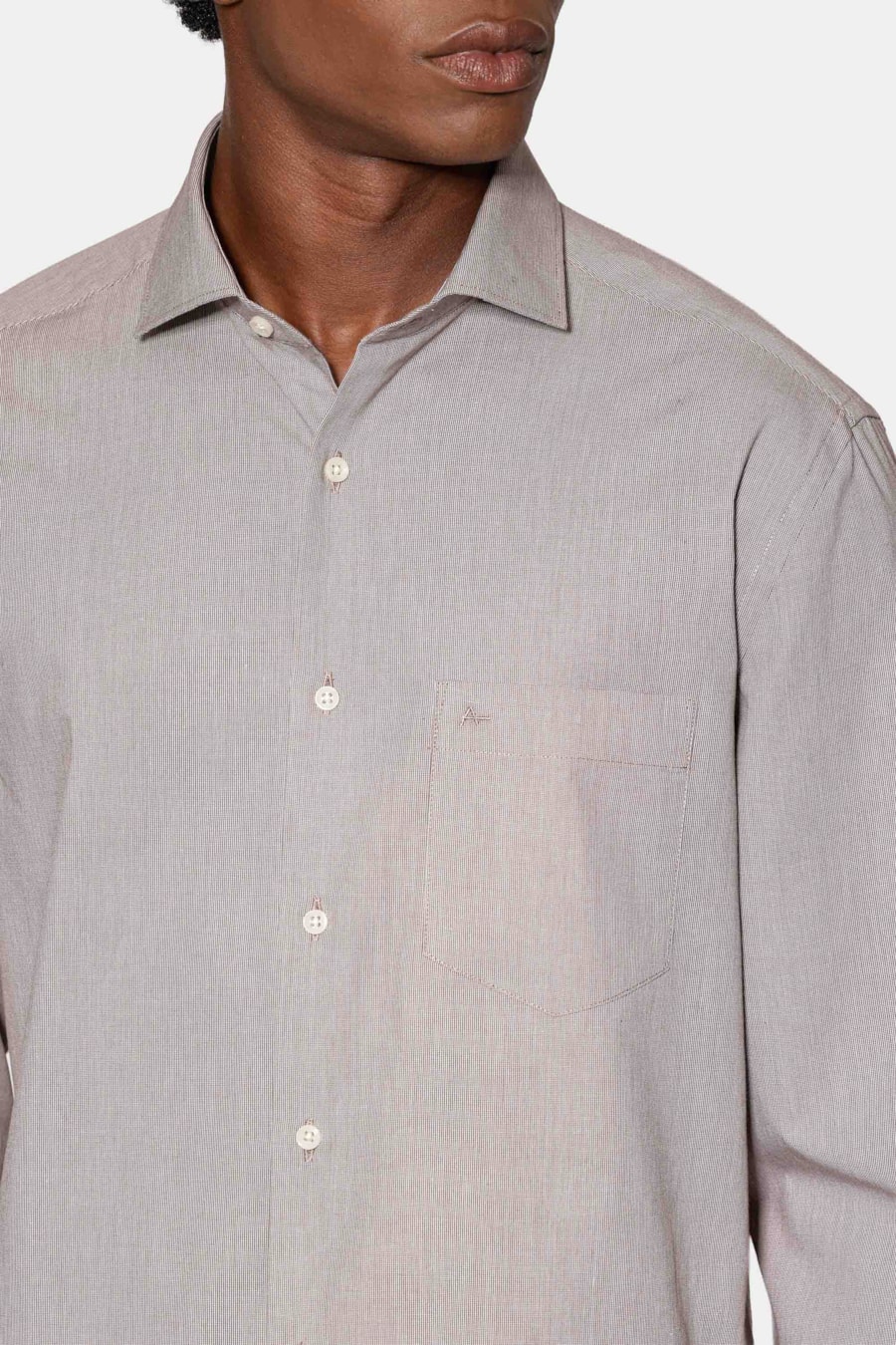 Camisa Manga Longa Regular Micro Xadrez Bolso Off White C/ Café — foto 3 de 6