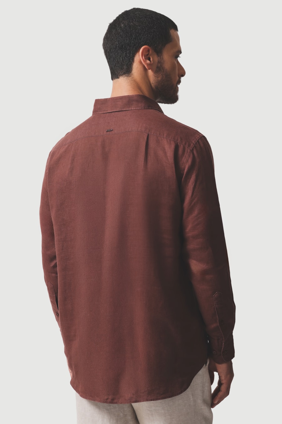 Camisa Manga Longa Regular Puro Linho Cacau — foto 4 de 6