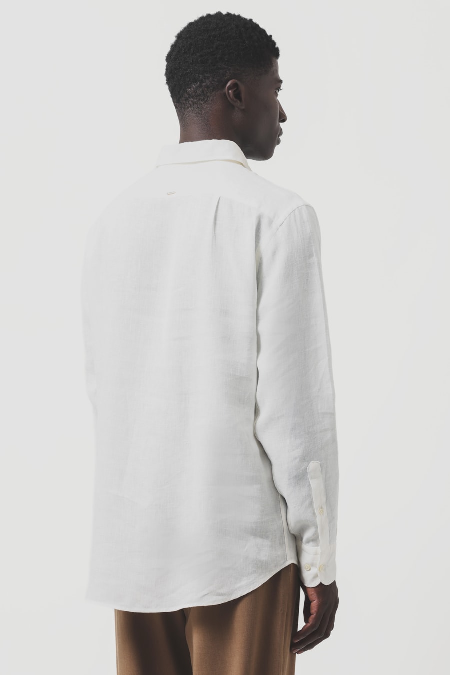 Camisa Manga Longa Regular Puro Linho Off White — foto 4 de 6