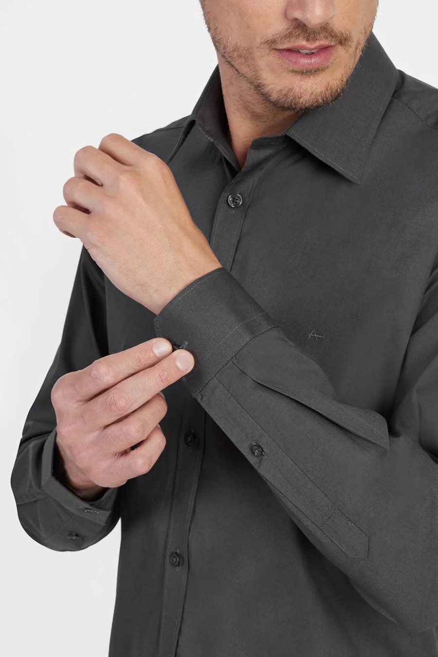 Camisa Manga Longa Regular Social Tricoline de Algodão Liso Chumbo — foto 4 de 5