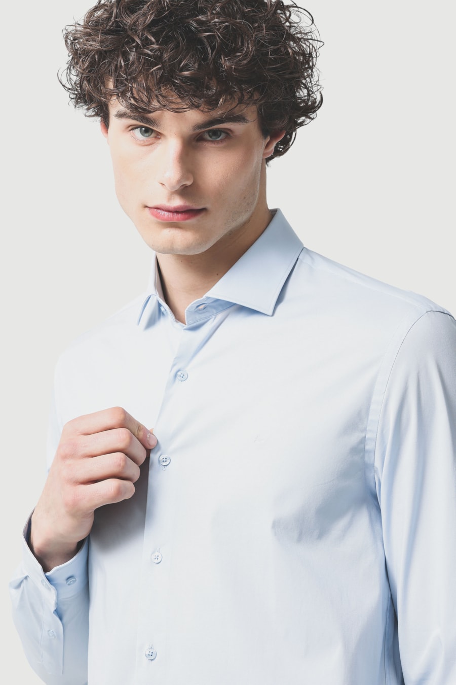Camisa Manga Longa Regular Stretch Liso Azul Claro — foto 3 de 8