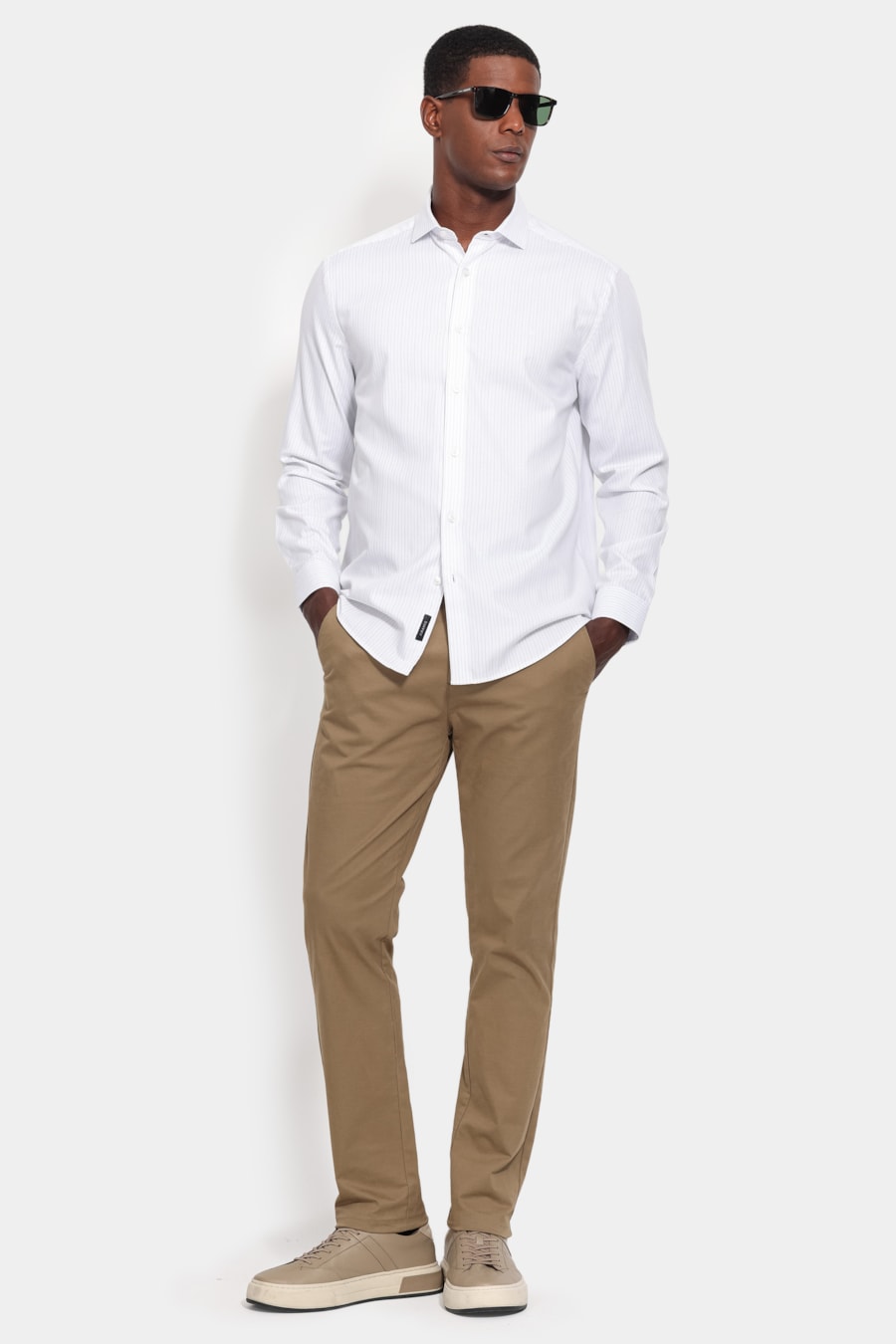Camisa Manga Longa Regular Tricoline Listrado Branco C/Areia — foto 2 de 6