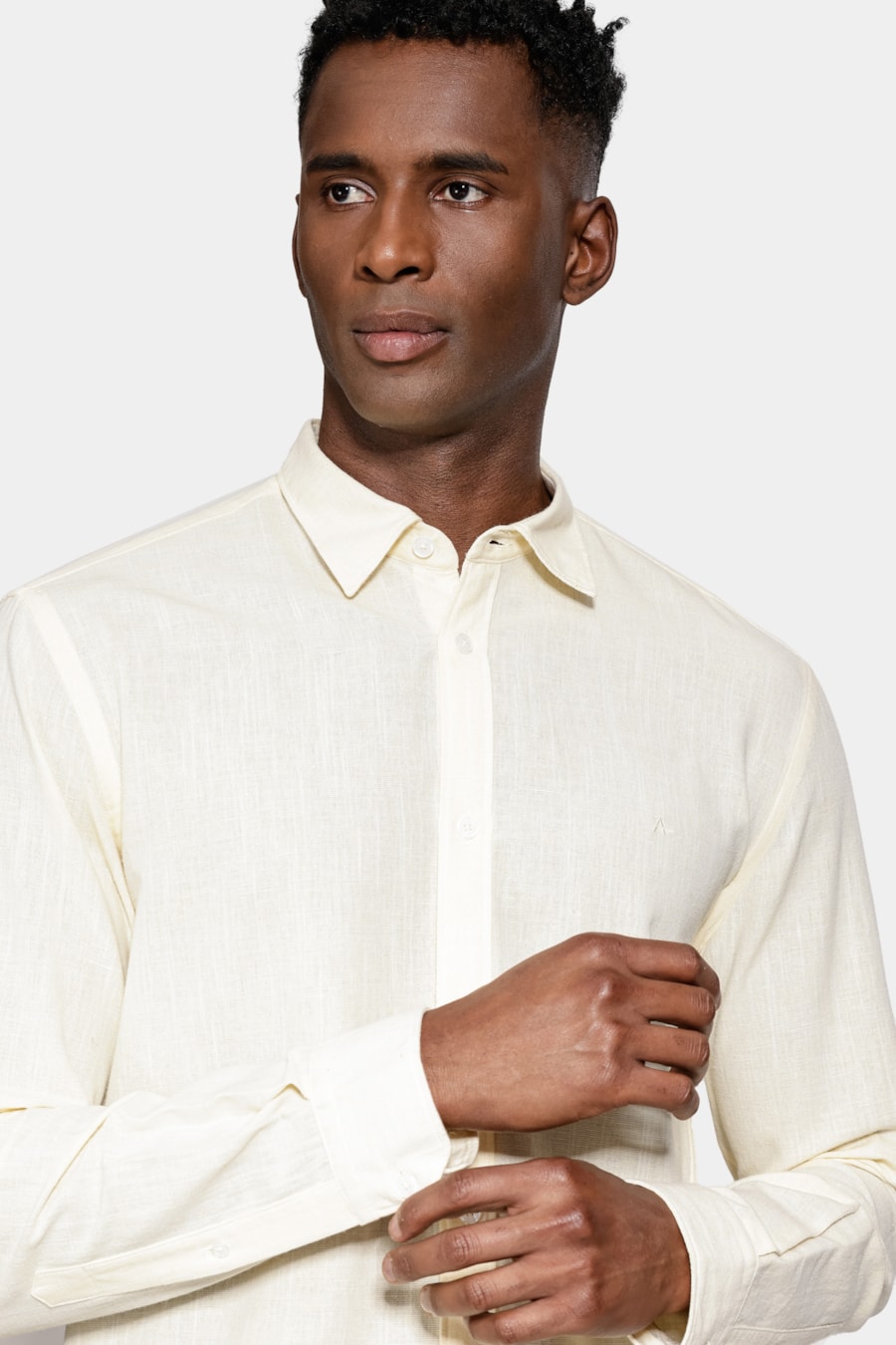 Camisa Manga Longa Slim Algodão Com Bordado Amarelo — foto 3 de 6