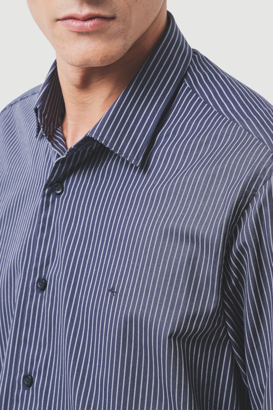 Camisa Manga Longa Slim Algodao Listrada Filetes Marinho/Branco — foto 3 de 6