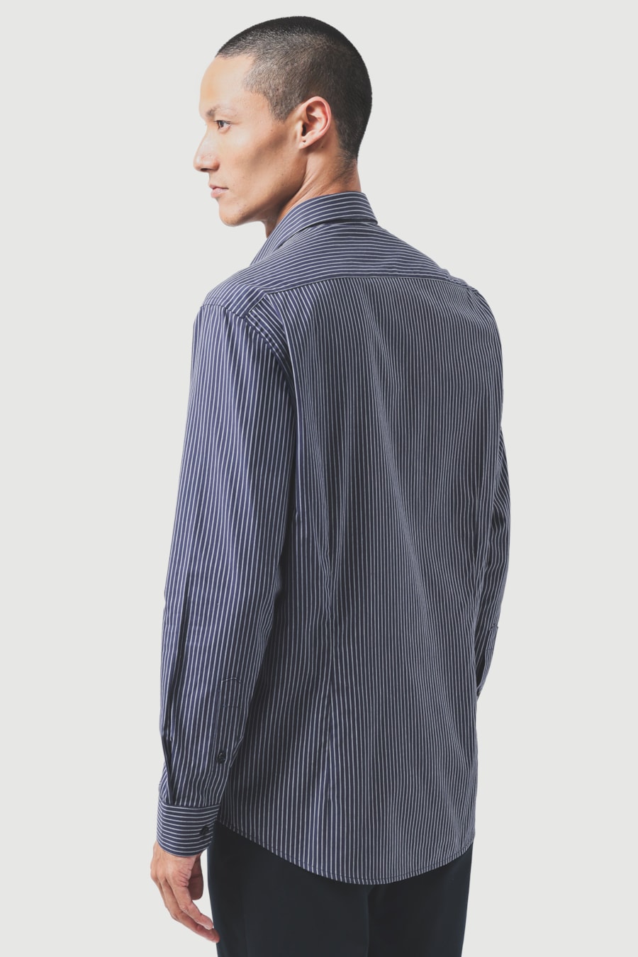 Camisa Manga Longa Slim Algodao Listrada Filetes Marinho/Branco — foto 4 de 6