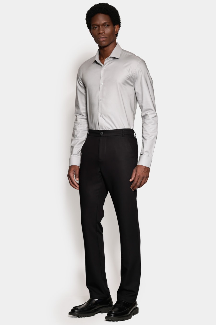 Camisa Manga Longa Slim Algodão Pima Sarjada Cinza Claro — foto 2 de 6