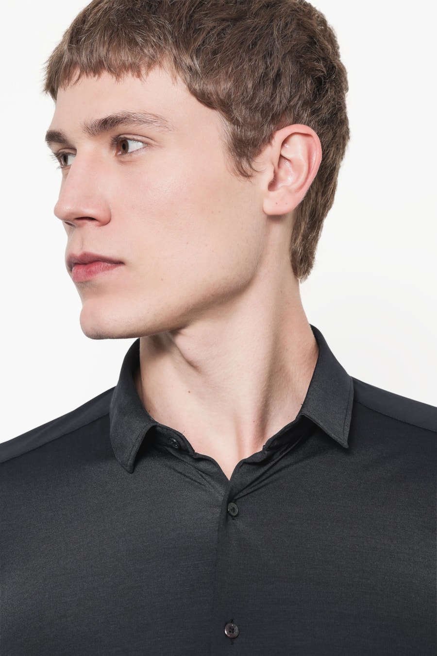 Camisa Manga Longa Slim Anatômica Lisa Preto — foto 3 de 7