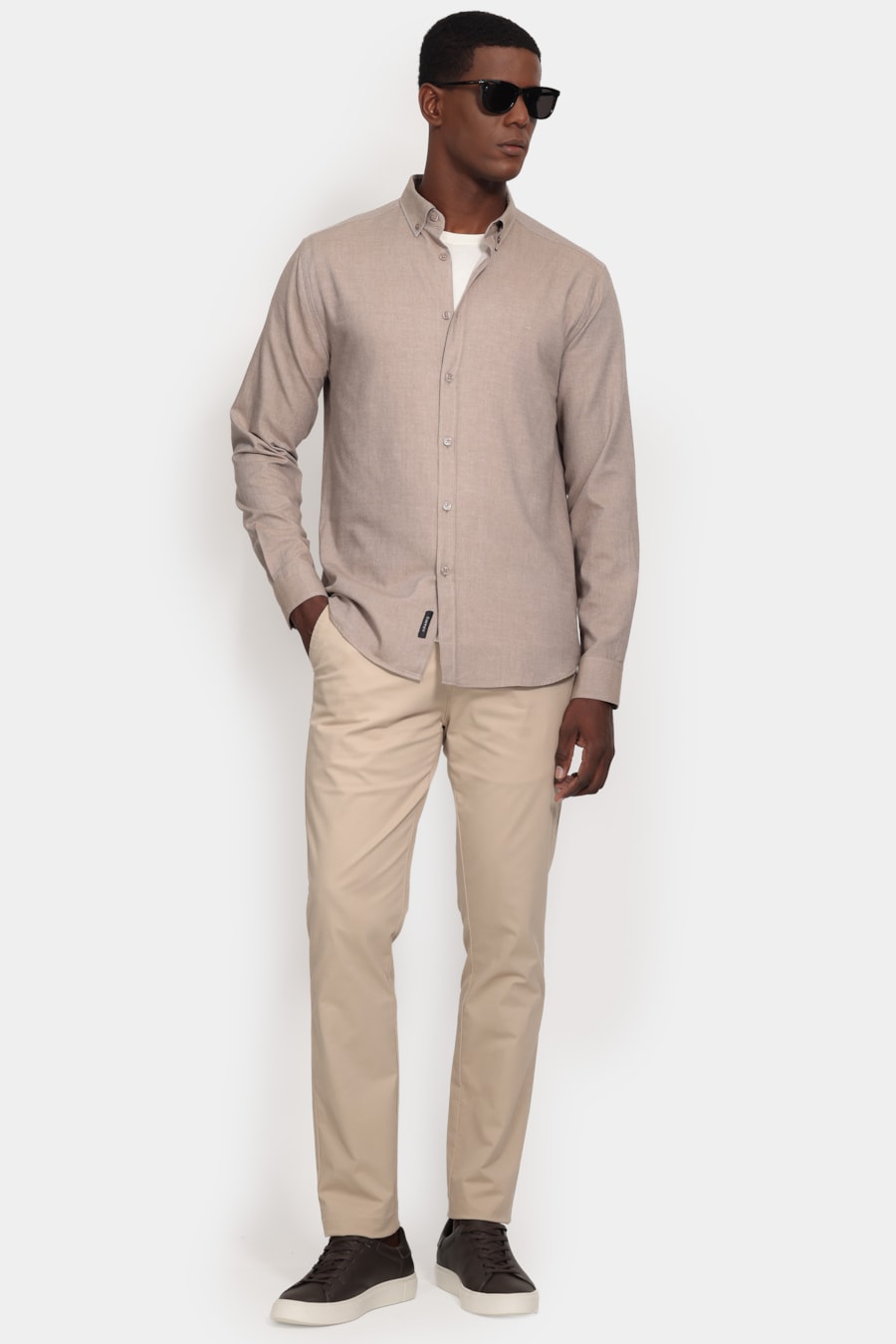 Camisa Manga Longa Slim Button Down Caqui — foto 2 de 6