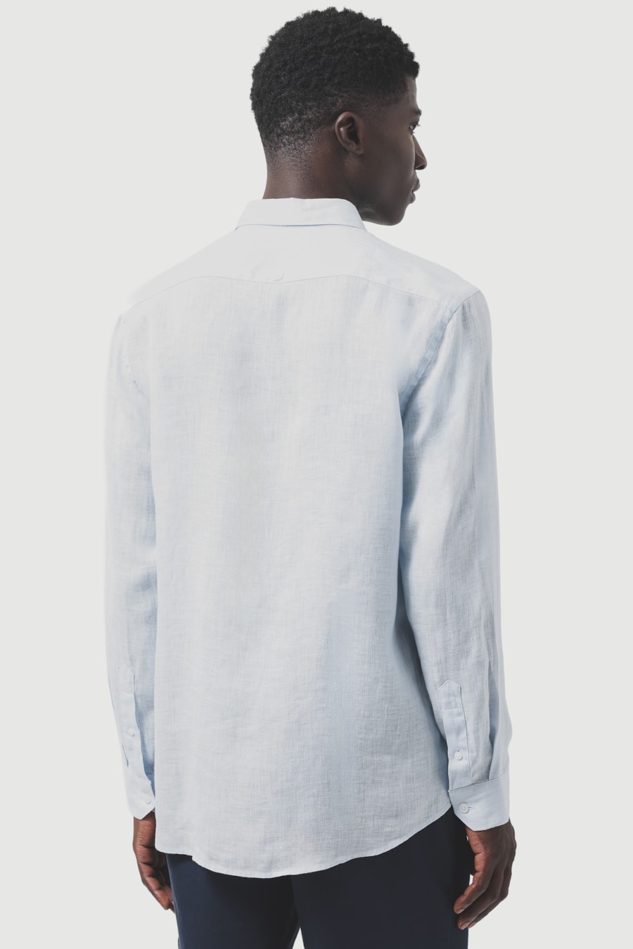 Camisa Manga Longa Slim em Linho Irlandês Azul Celeste — foto 4 de 6