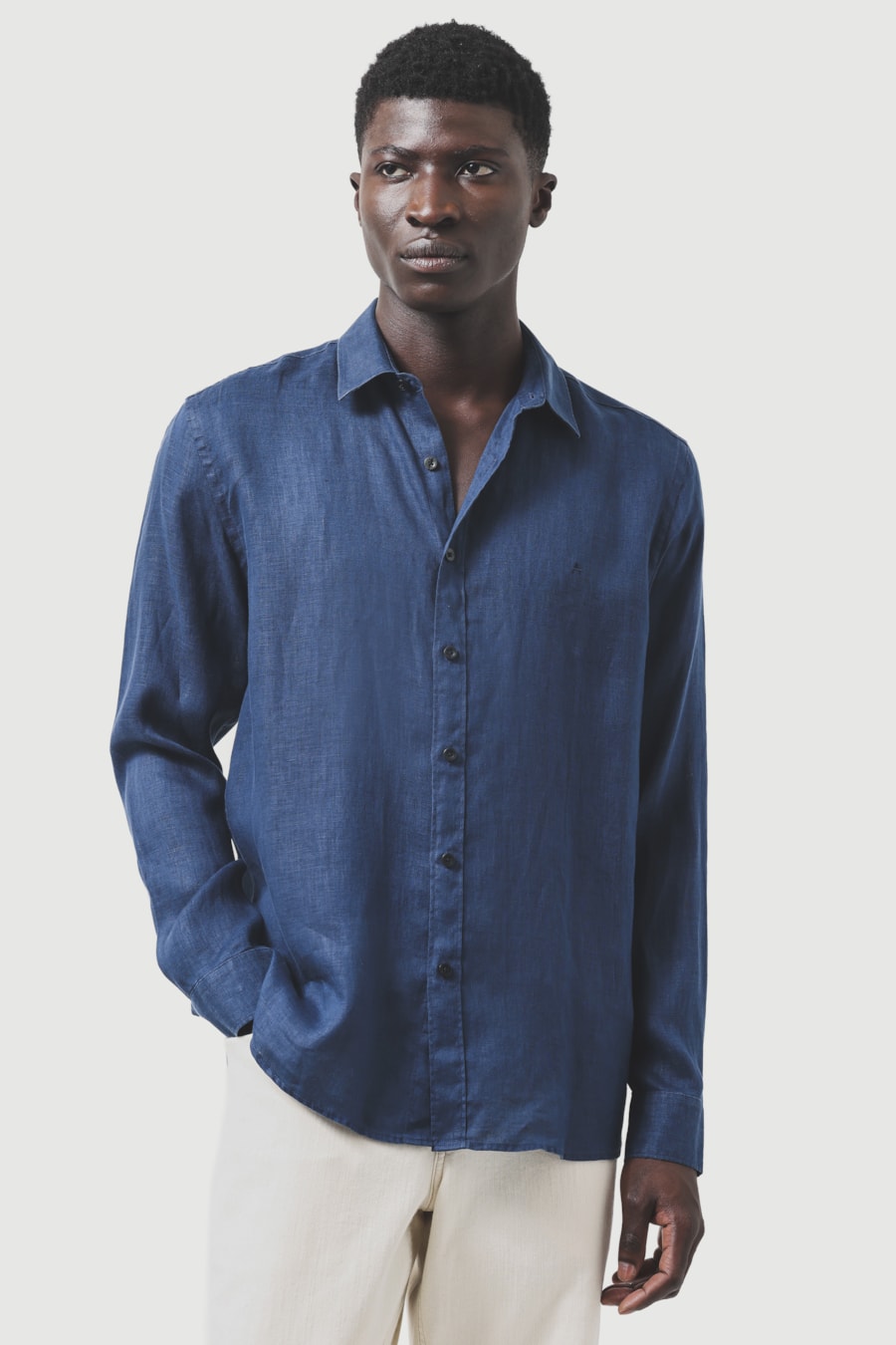 Camisa Manga Longa Slim em Linho Irlandês Azul Forte — foto 1 de 7