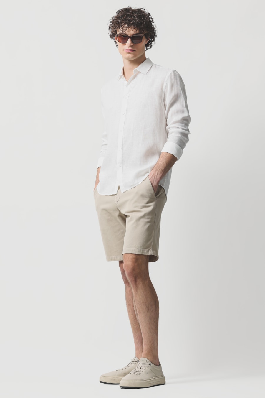 Camisa Manga Longa Slim em Linho Irlandês Branco — foto 2 de 10