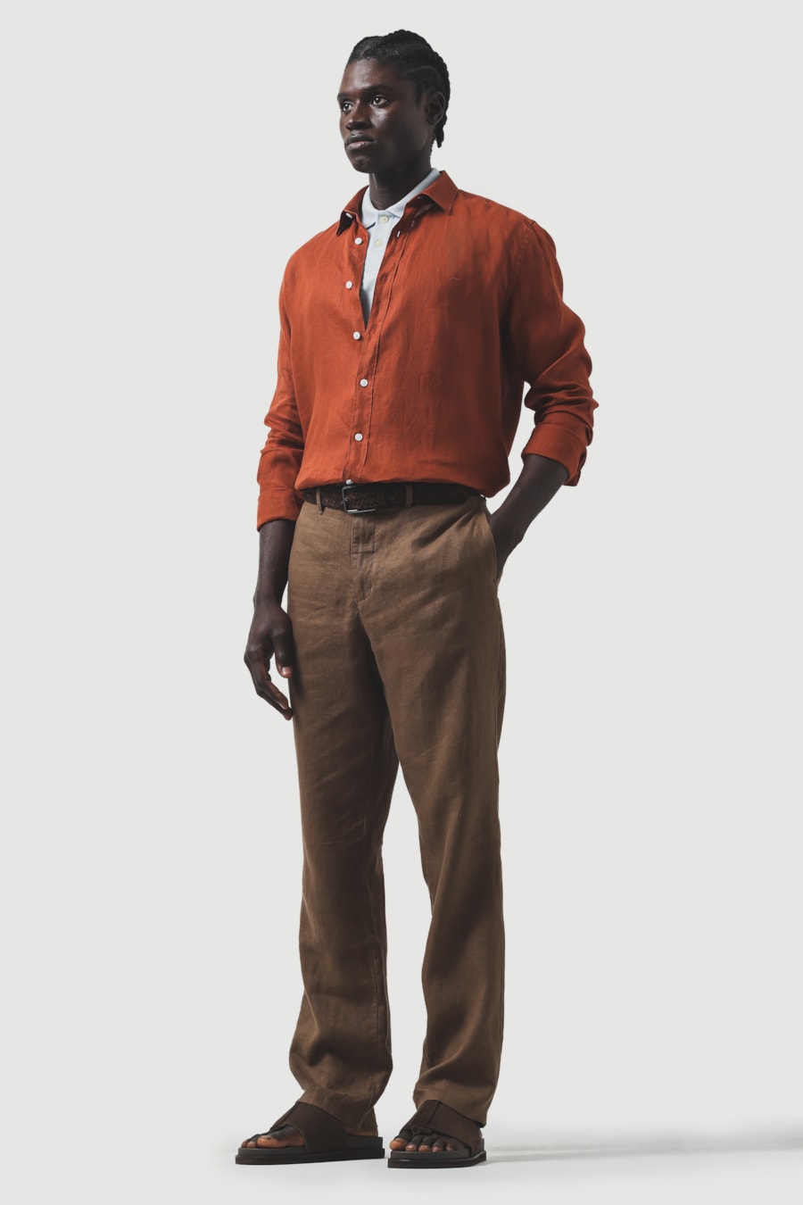 Camisa Manga Longa Slim em Linho Irlandês Canela — foto 2 de 7