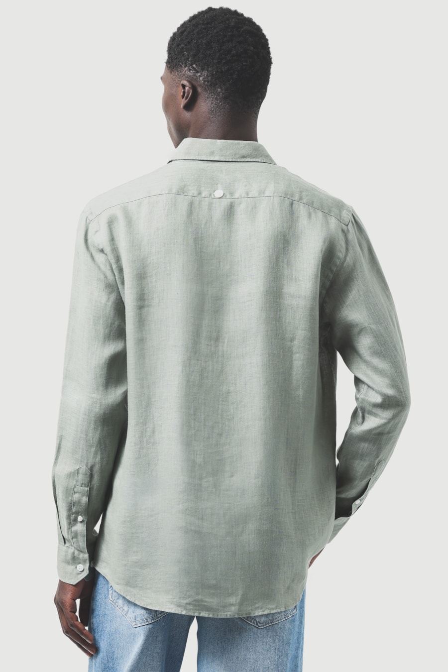 Camisa Manga Longa Slim em Linho Irlandês Verde Folha — foto 5 de 7