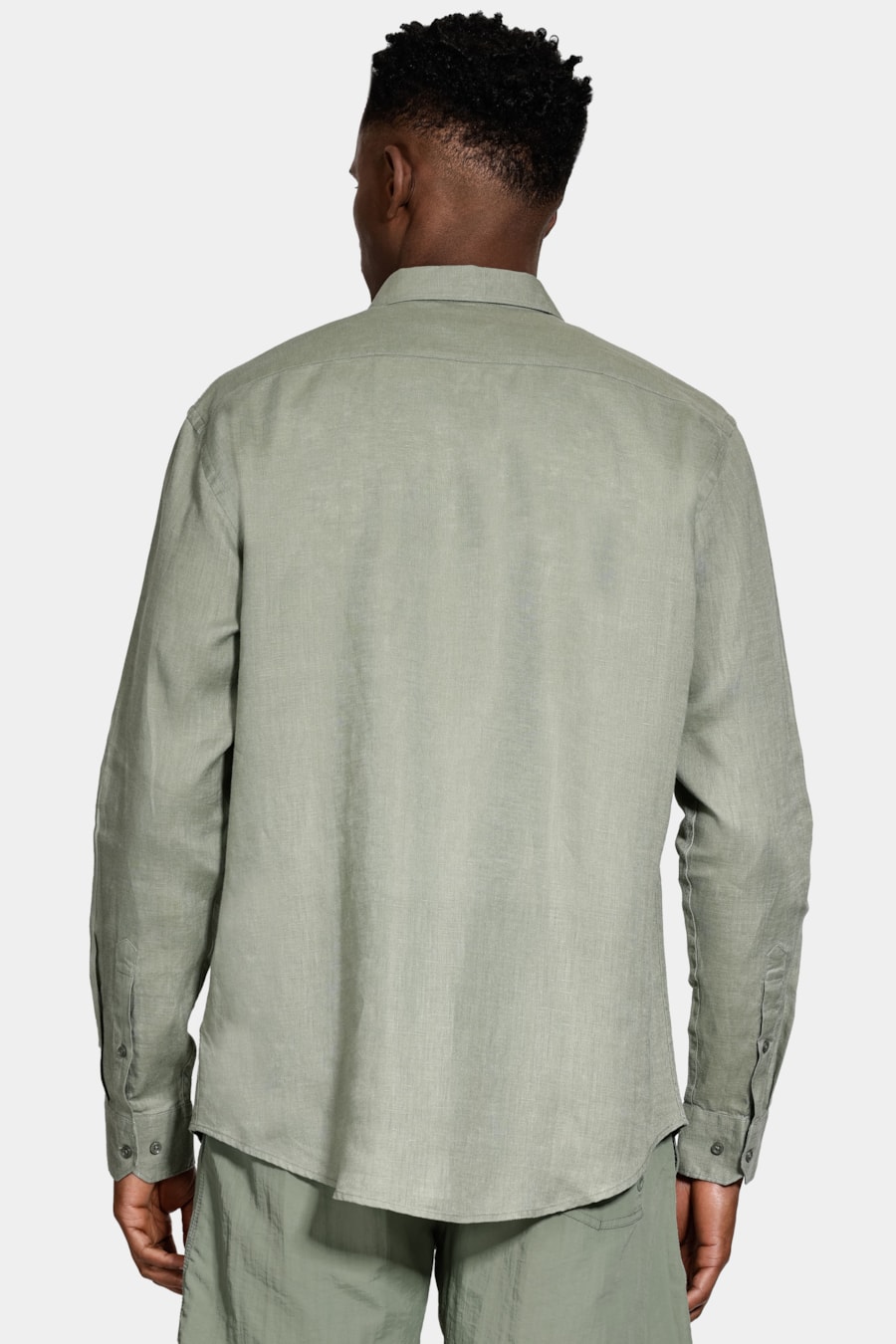 Camisa Manga Longa Slim em Linho Irlandês Verde Militar — foto 4 de 5