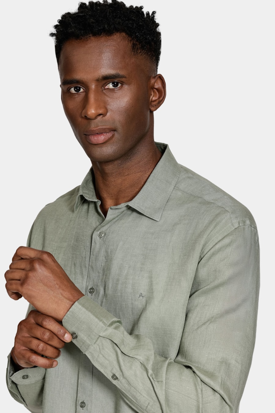 Camisa Manga Longa Slim em Linho Irlandês Verde Militar — foto 3 de 5