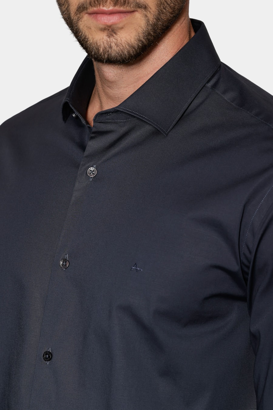 Camisa Manga Longa Slim em Tricoline Stretch Liso Marinho Escuro — foto 3 de 6