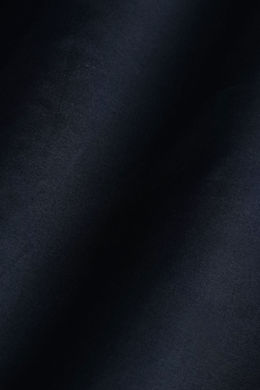 Camisa Manga Longa Slim em Tricoline Stretch Liso Marinho Escuro — foto 6 de 6