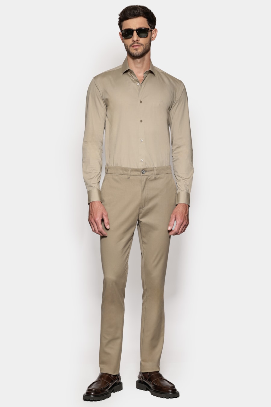 Camisa Manga Longa Slim em Tricoline Stretch Liso Trigo — foto 2 de 6