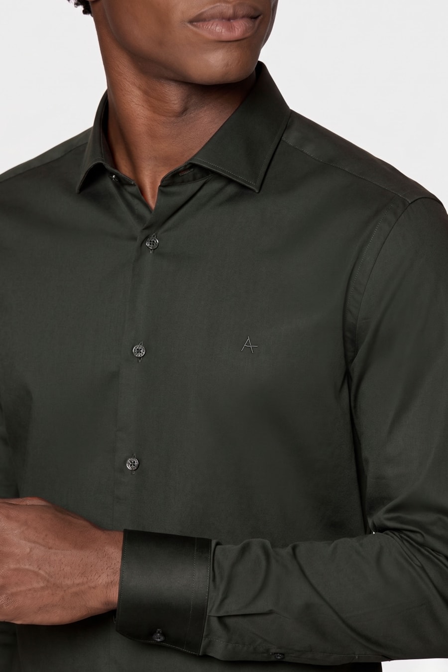 Camisa Manga Longa Slim em Tricoline Stretch Liso Verde Escuro — foto 3 de 6