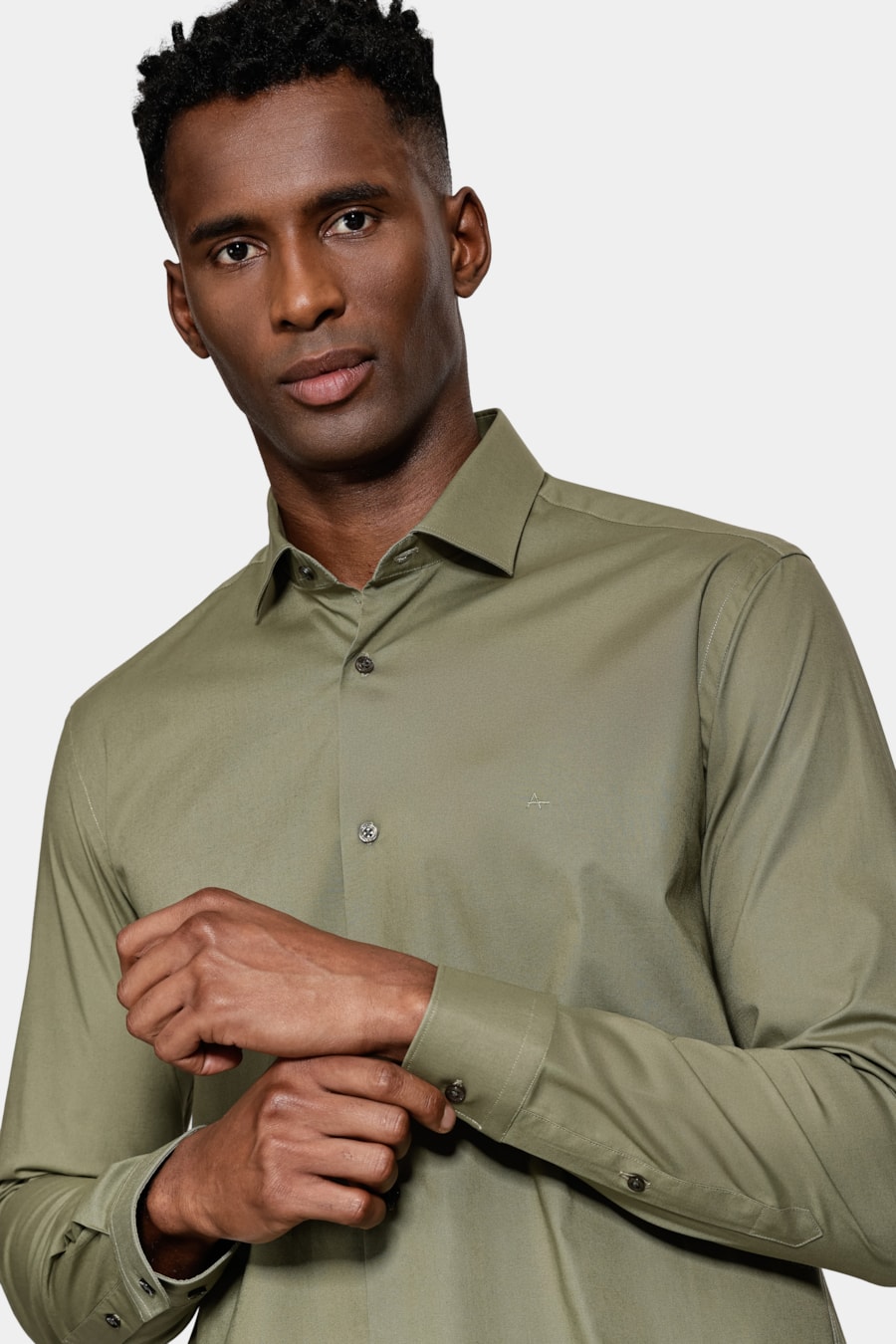 Camisa Manga Longa Slim em Tricoline Stretch Liso Verde Folha — foto 3 de 6