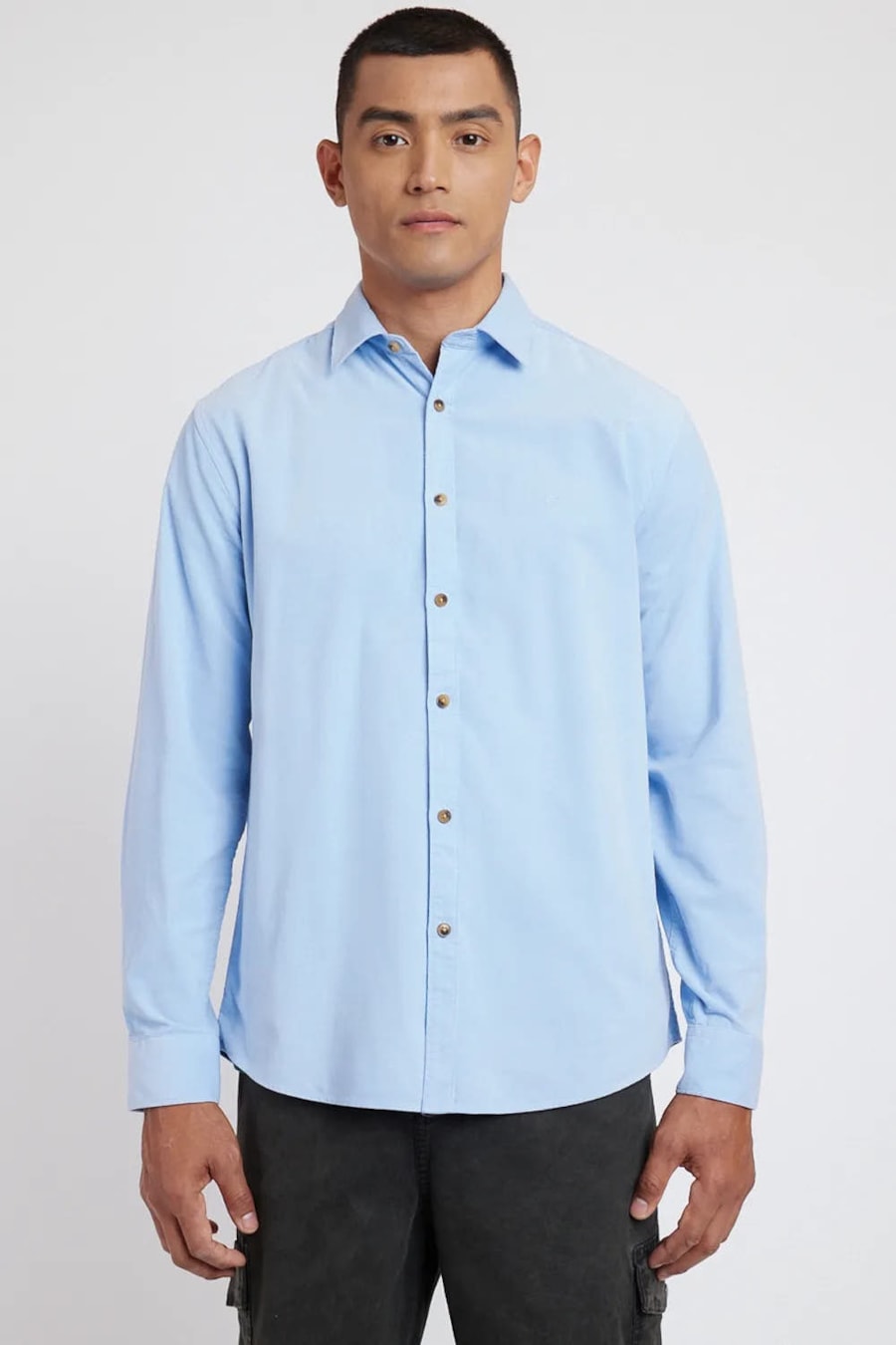 Camisa Manga Longa Slim em Veludo Cotelê Azul Claro — foto 1 de 5