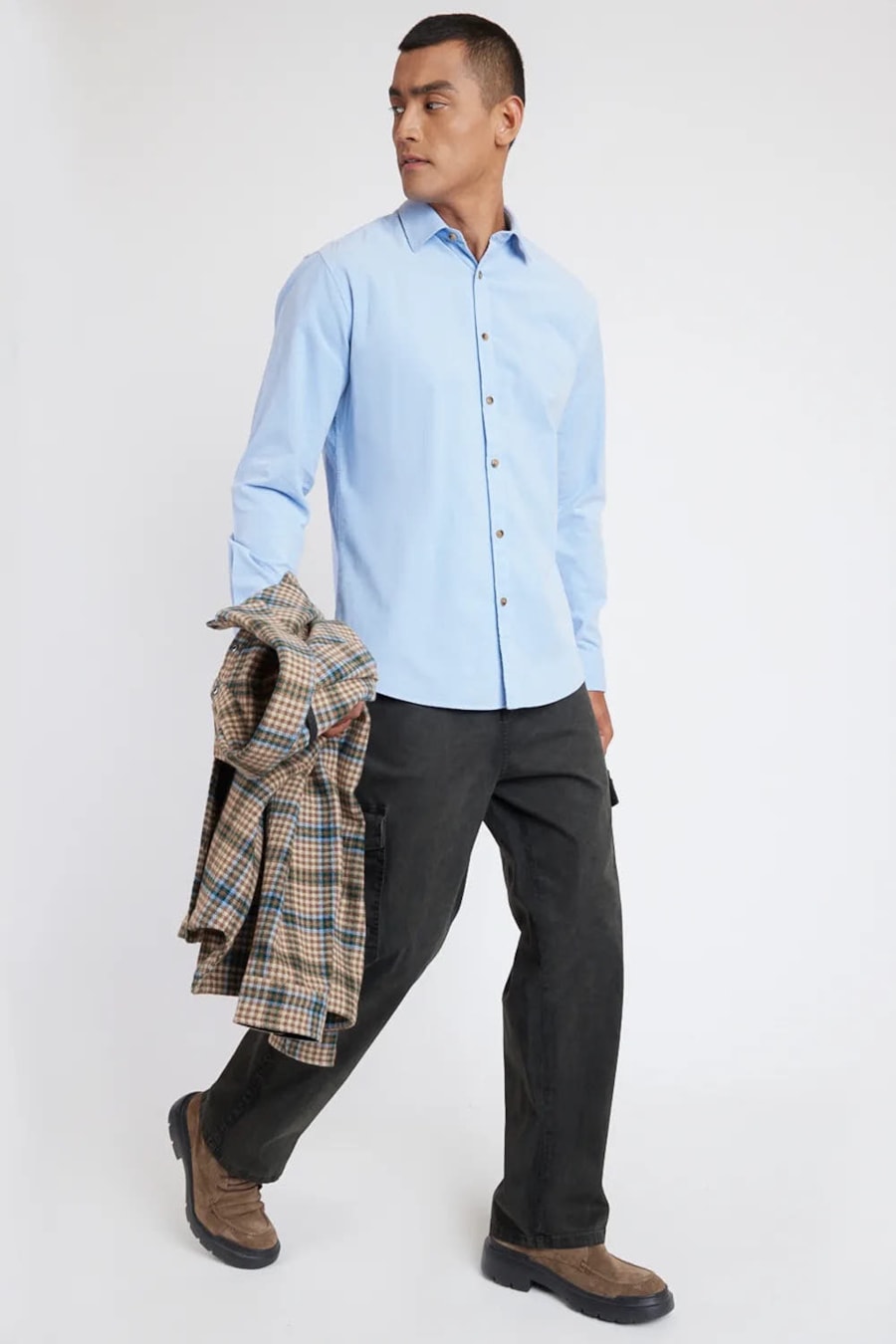 Camisa Manga Longa Slim em Veludo Cotelê Azul Claro — foto 2 de 5