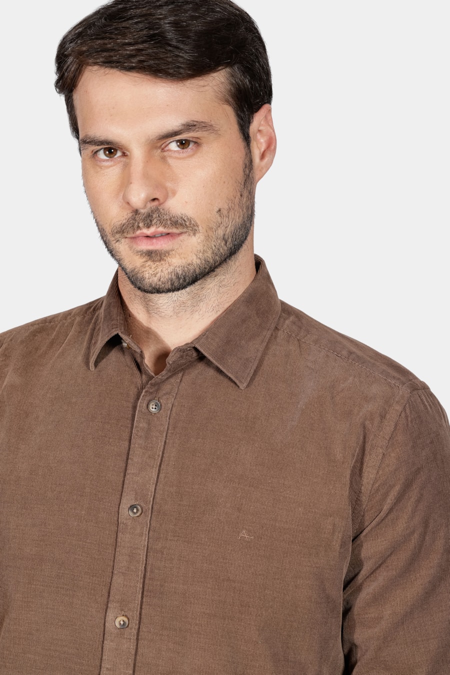 Camisa Manga Longa Slim em Veludo Cotelê Cáqui — foto 3 de 6