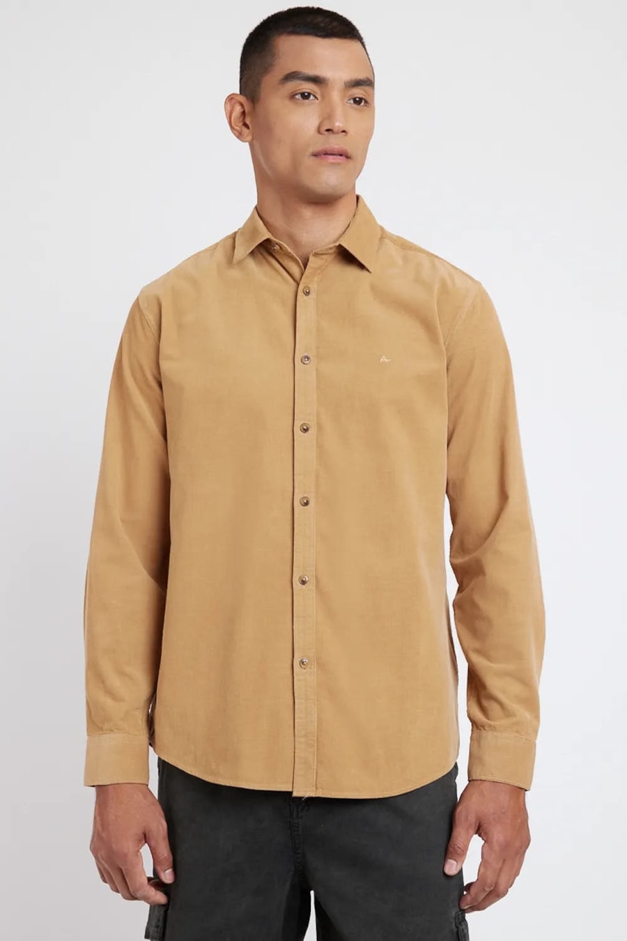 Camisa Manga Longa Slim em Veludo Cotelê Caramelo — foto 1 de 5