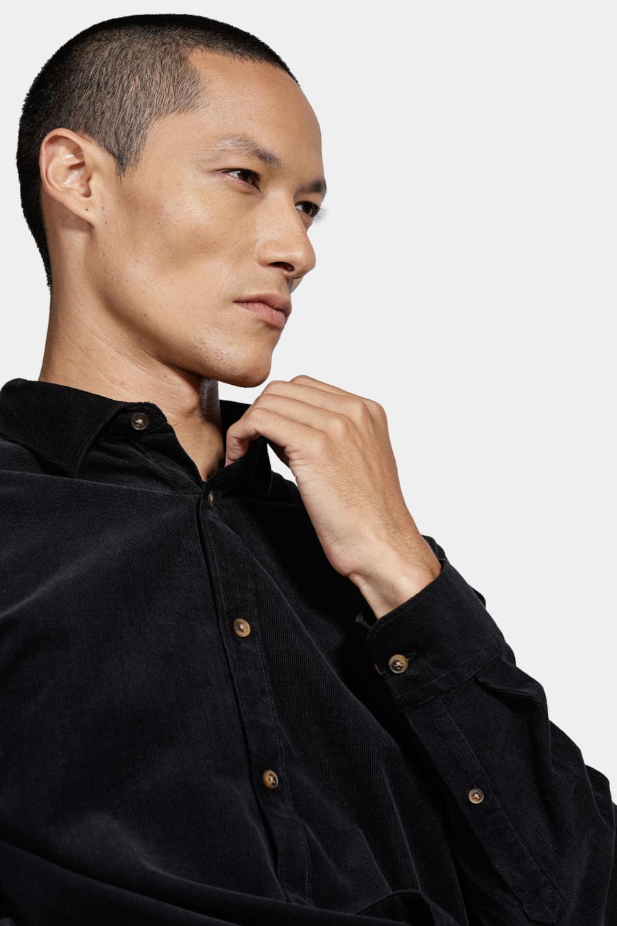 Camisa Manga Longa Slim em Veludo Cotelê Preto — foto 3 de 6