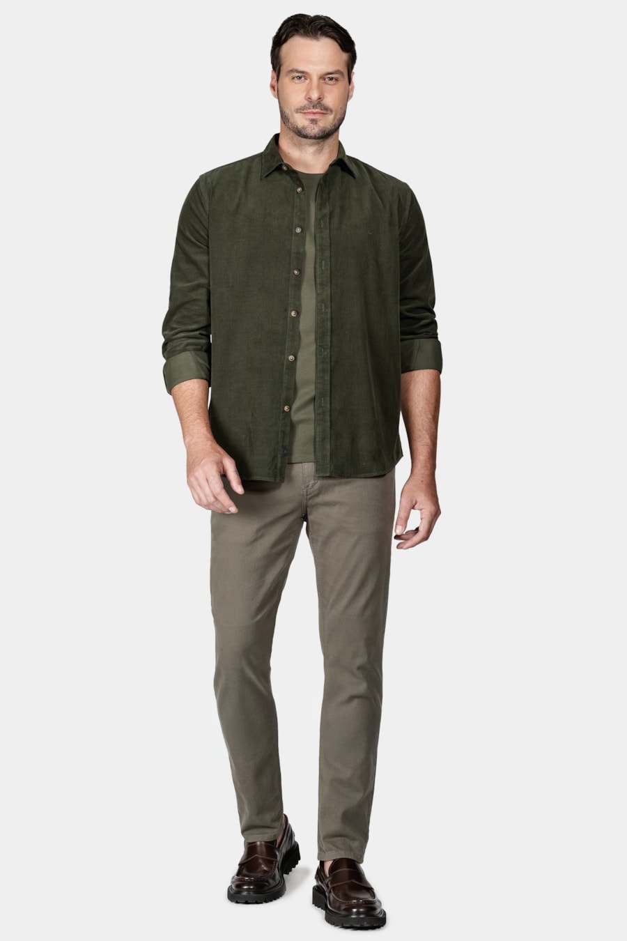 Camisa Manga Longa Slim em Veludo Cotelê Verde Militar — foto 2 de 5