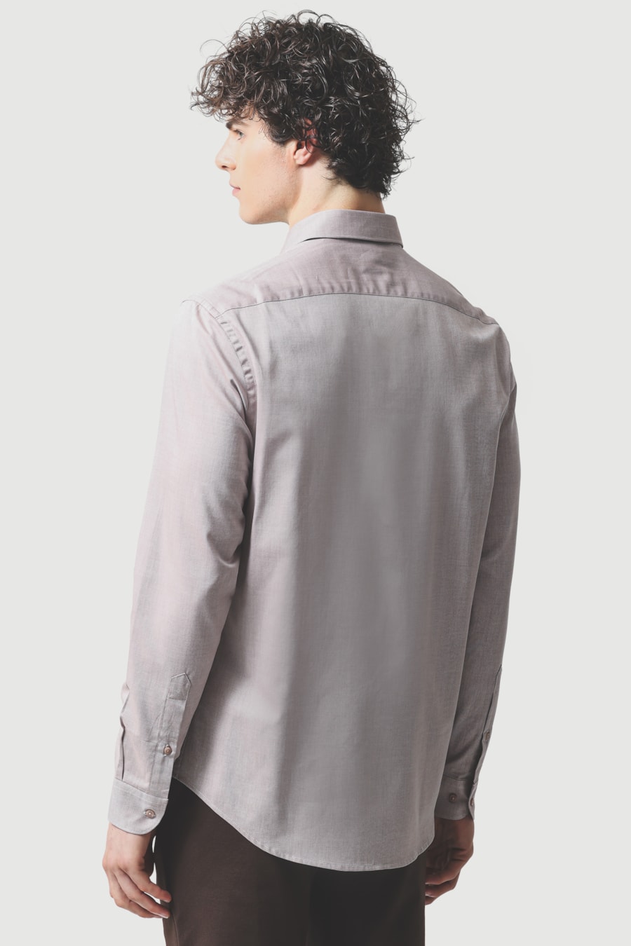 Camisa Manga Longa Slim Fio 50 Egípcio Petronas Castanho — foto 4 de 6