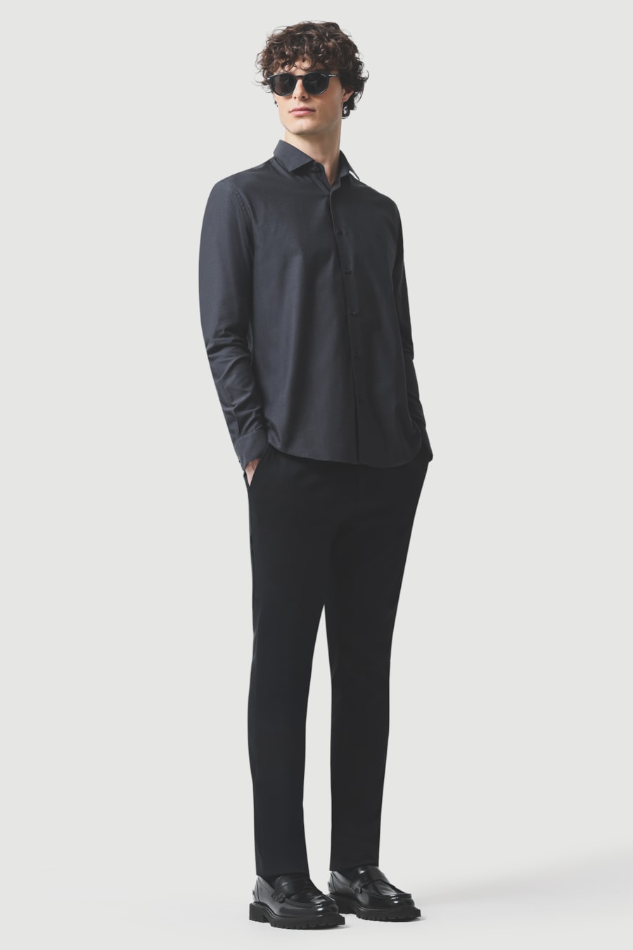 Camisa Manga Longa Slim Fio 50 Egípcio Petronas Chumbo — foto 2 de 6
