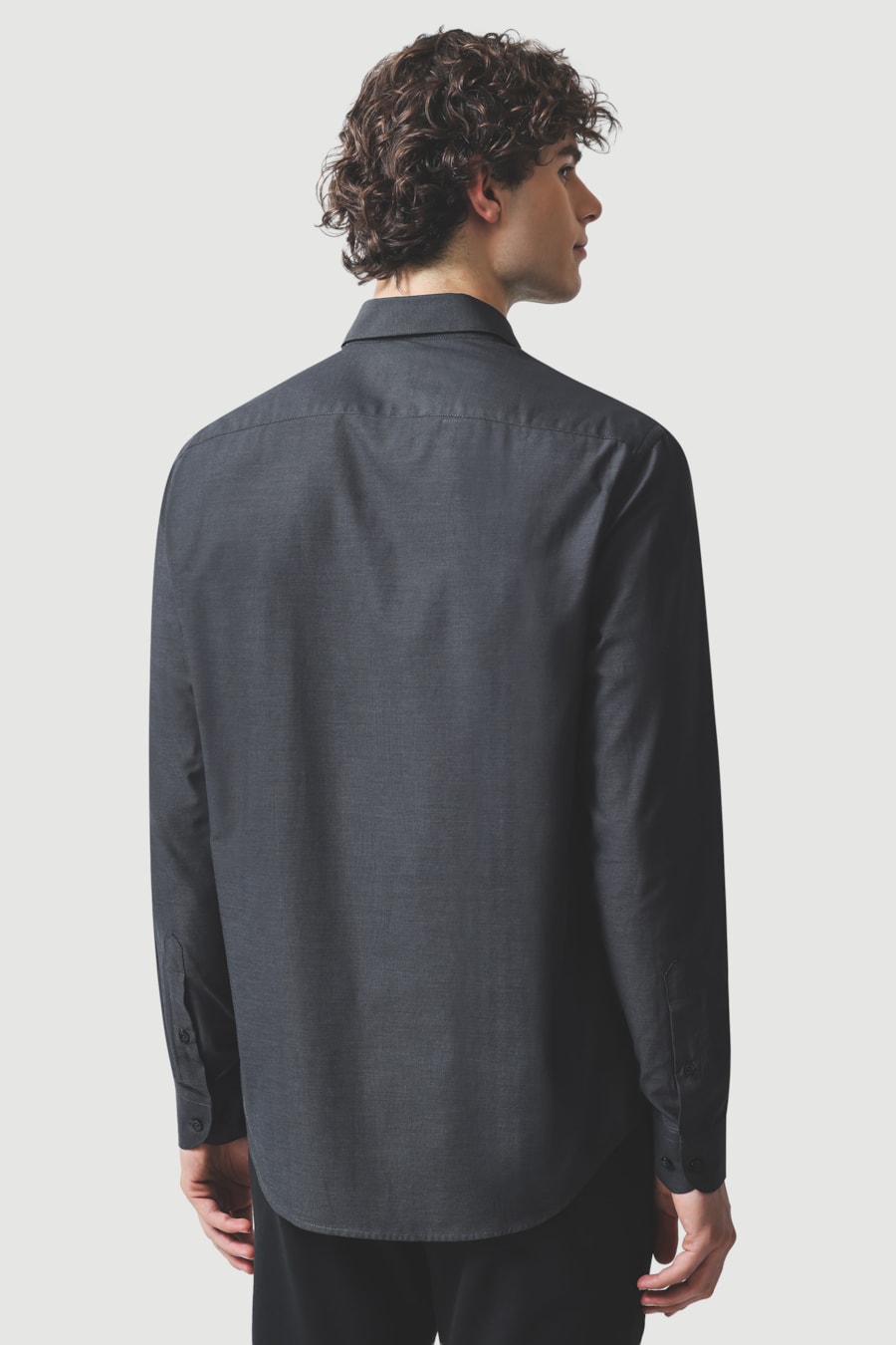 Camisa Manga Longa Slim Fio 50 Egípcio Petronas Chumbo — foto 4 de 6