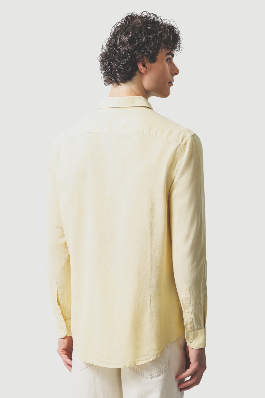 Camisa Manga Longa Slim Linho Algodao Surat Amarelo — foto 3 de 5