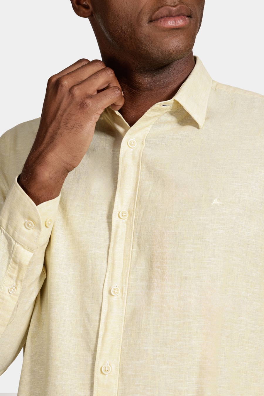 Camisa Manga Longa Slim Linho Amarelo — foto 3 de 6