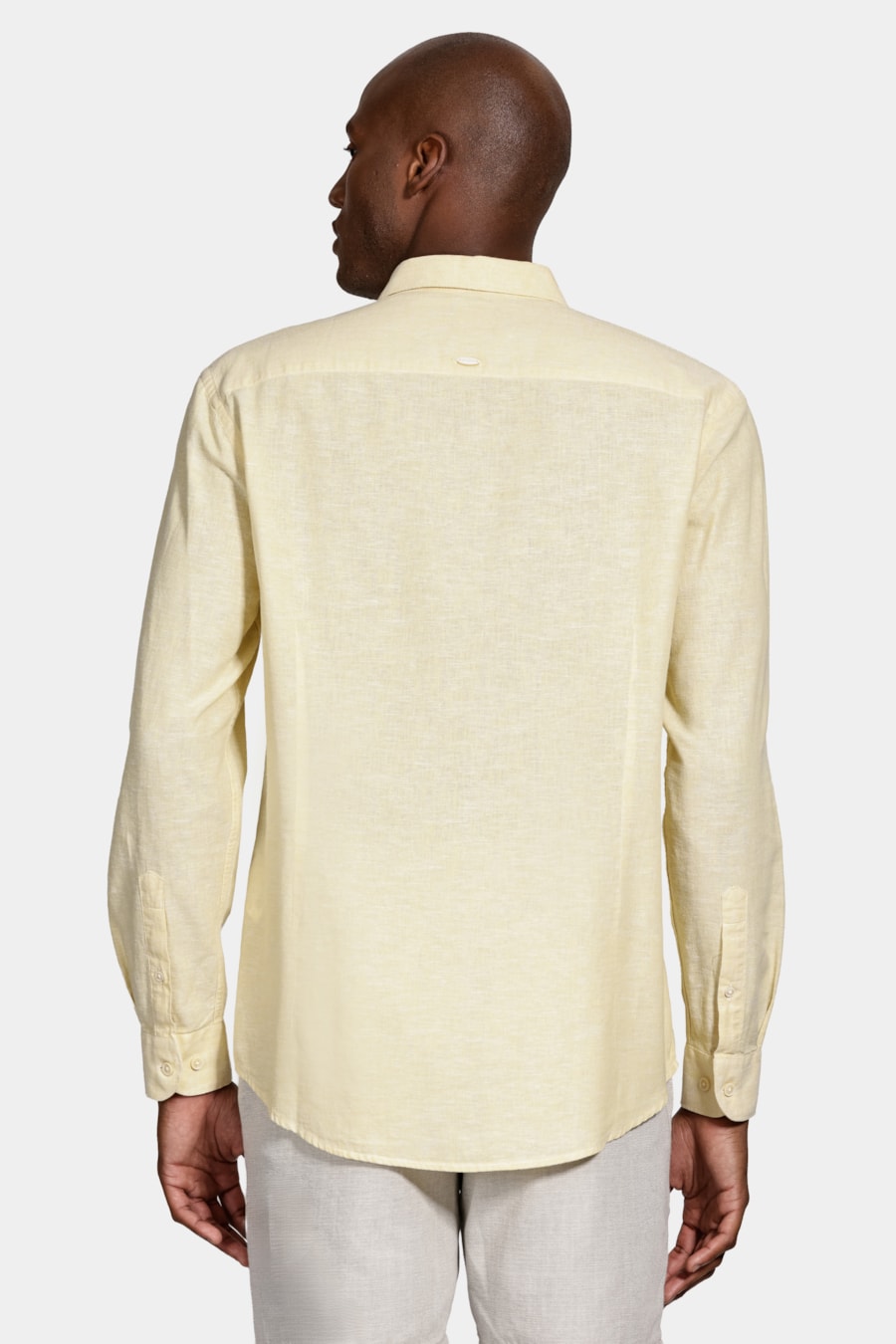 Camisa Manga Longa Slim Linho Amarelo — foto 4 de 6