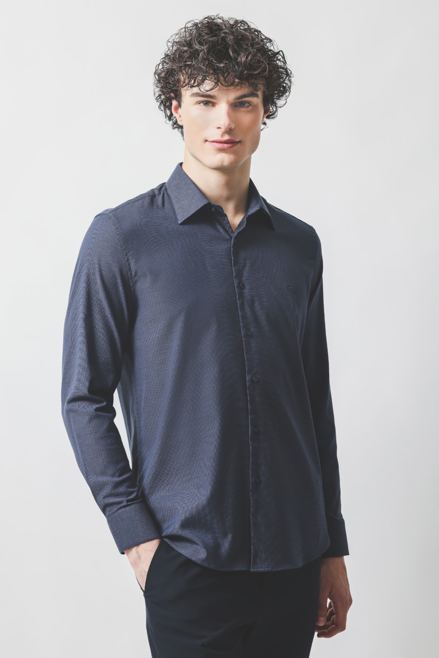 Camisa Manga Longa Slim Maquinetada Stretch Marinho C/ Azul Médio — foto 1 de 6
