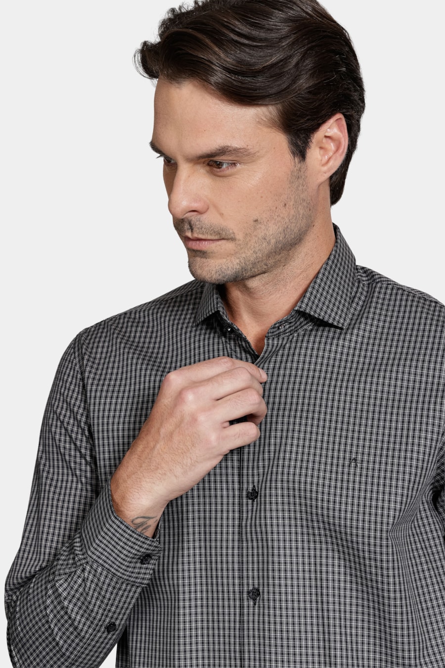 Camisa Manga Longa Slim Mini Xadrez Preto C/Cinza — foto 3 de 6