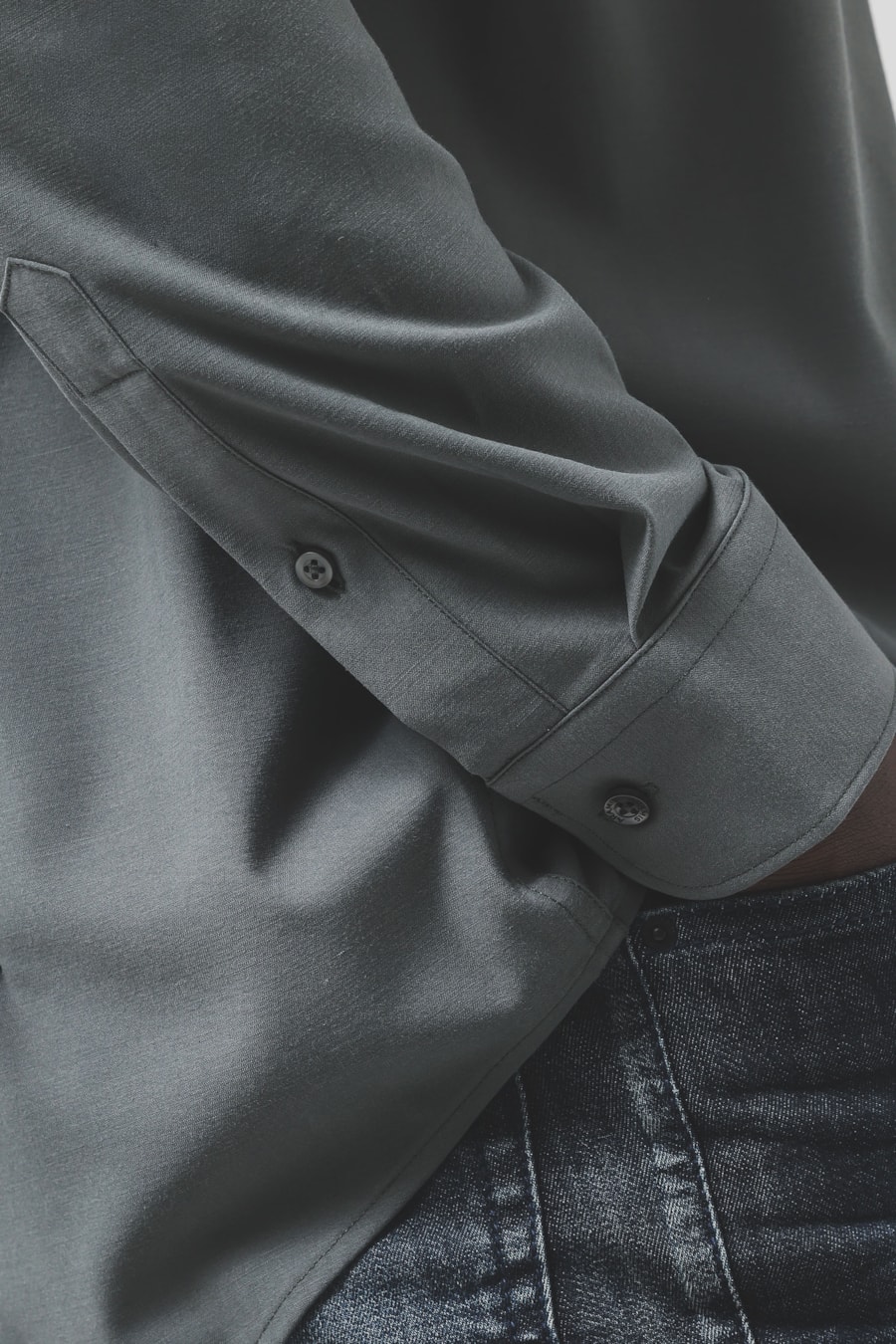 Camisa Manga Longa Slim Poliviscose de Bambu Stretch Verde Gris — foto 3 de 6