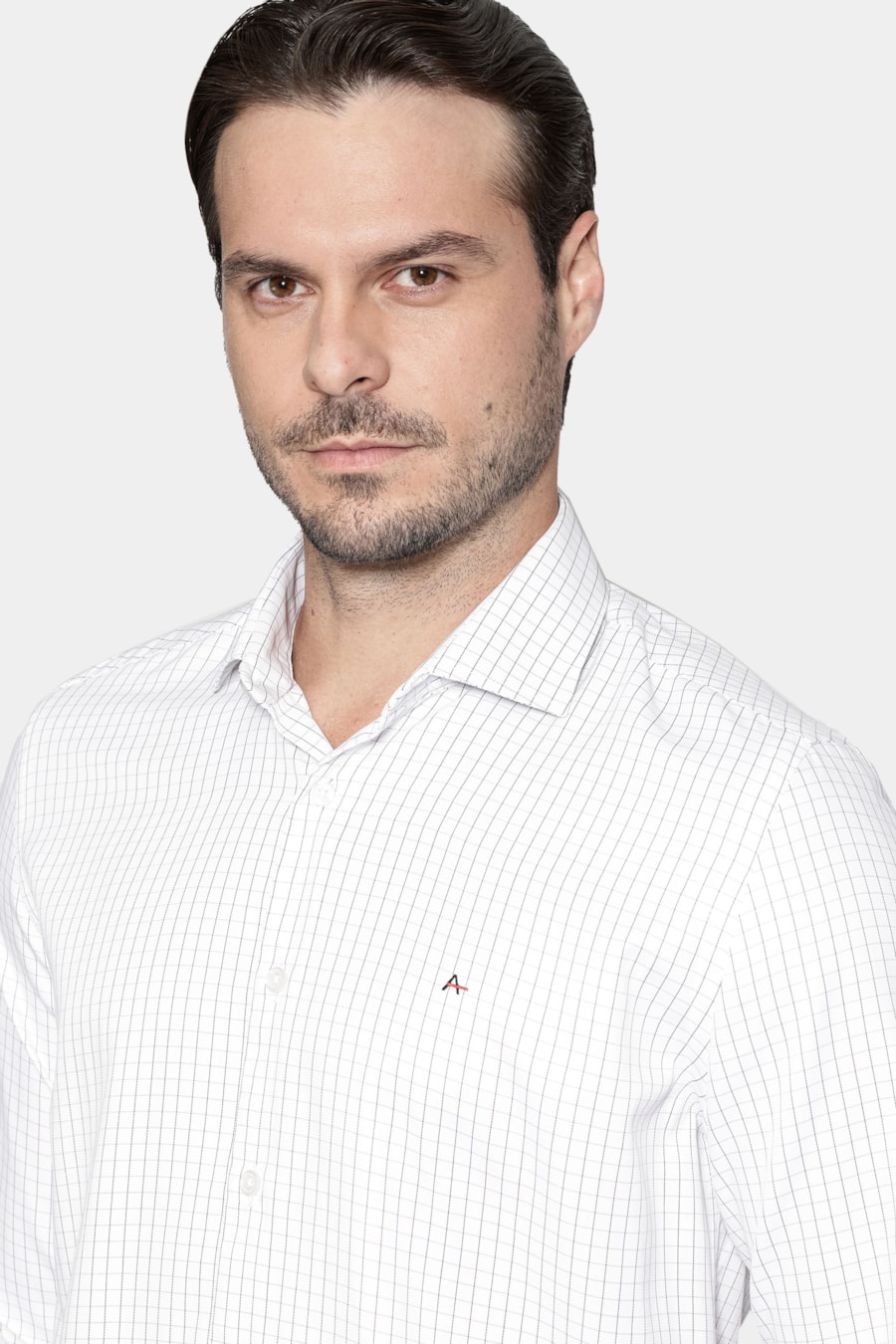 Camisa Manga Longa Slim Tricoline Xadrez Maquinetada Branco C/Vermelho — foto 3 de 6