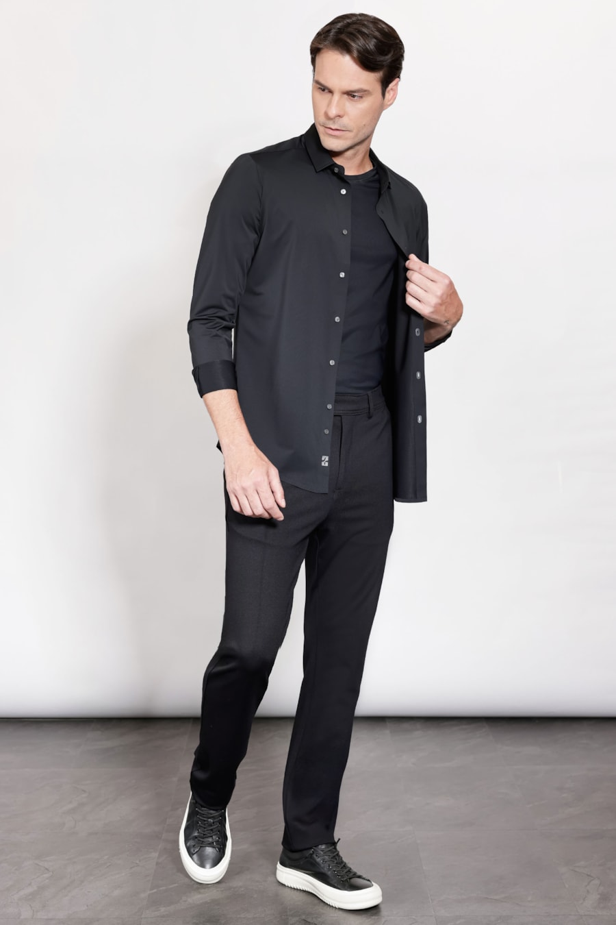 Camisa Manga Longa Texturada Bonded Preto — foto 2 de 5
