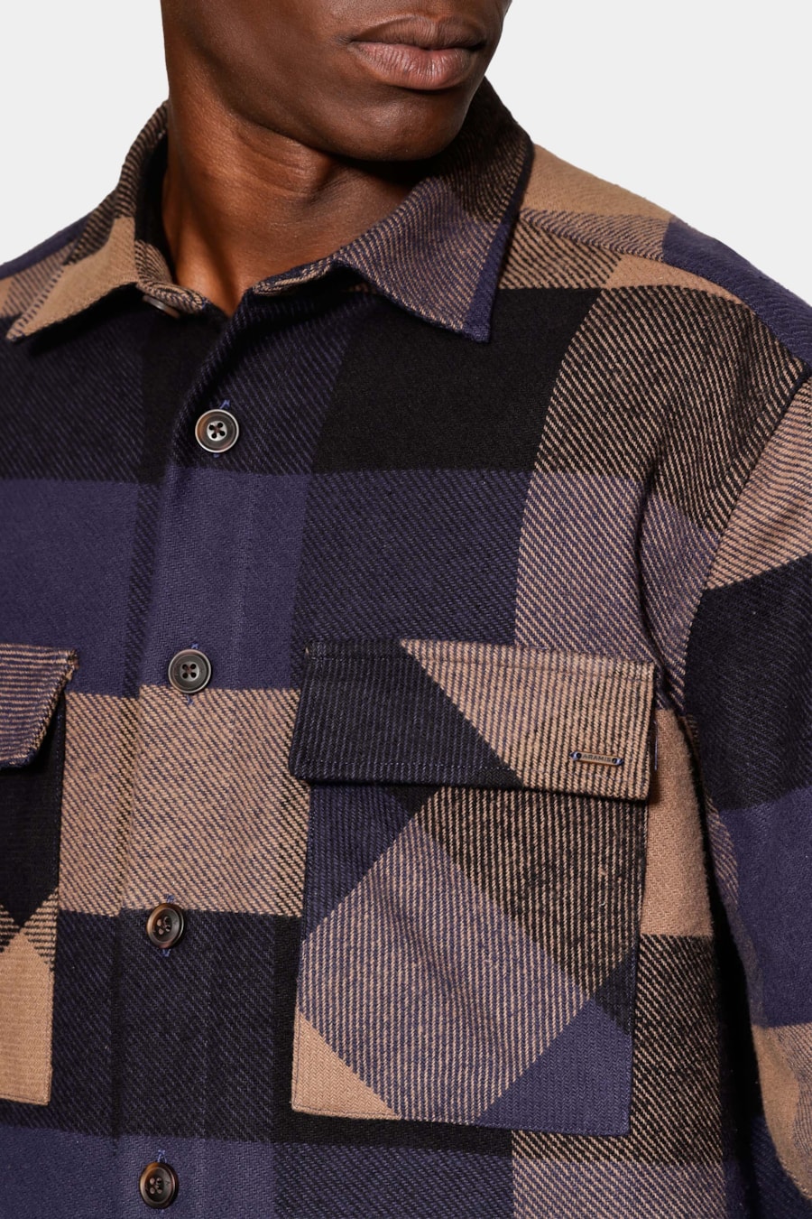 Camisa Overshirt Maxi Xadrez Preto C/ Caqui — foto 3 de 7