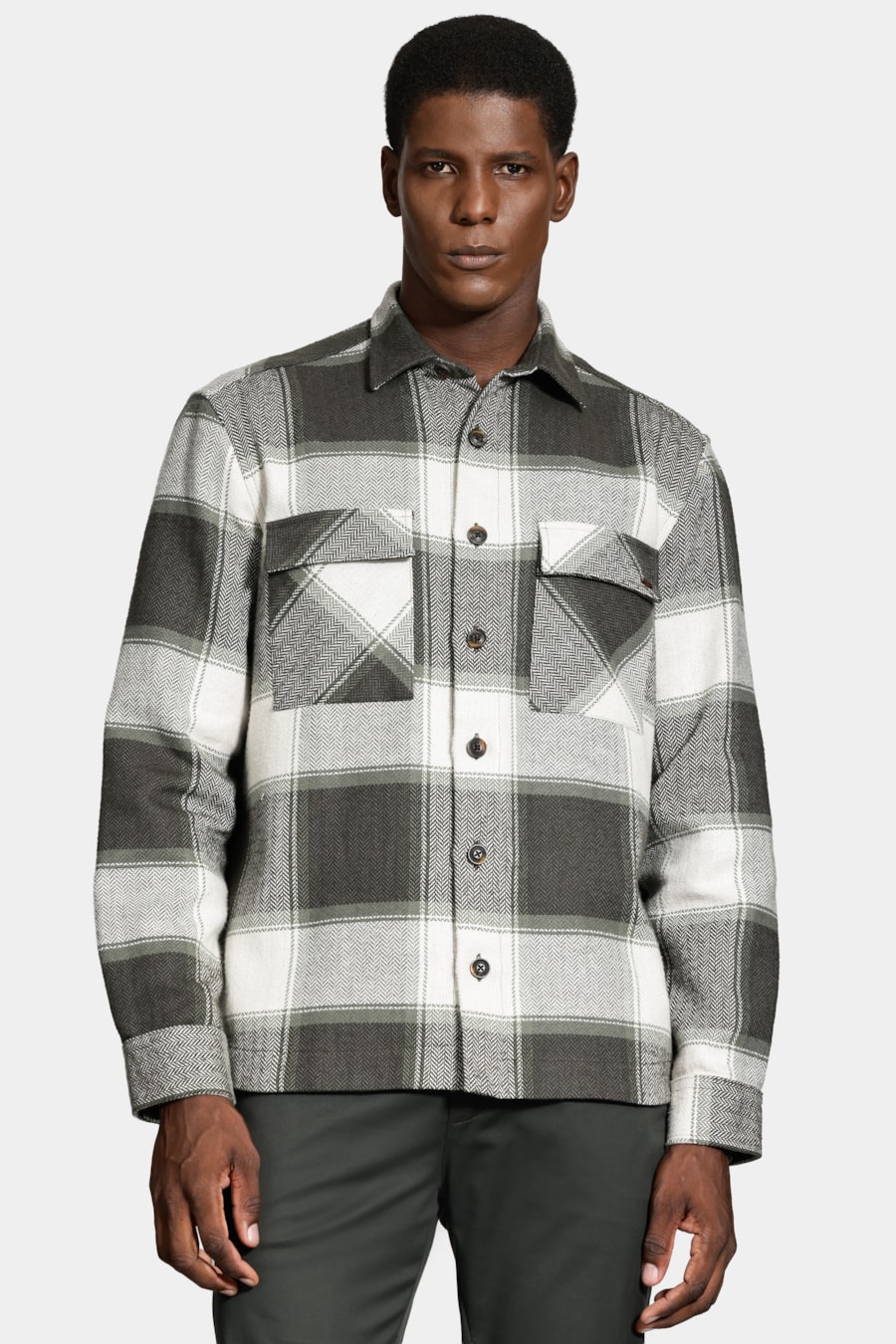 Camisa Overshirt Winter Off White C/ Verde — foto 1 de 6