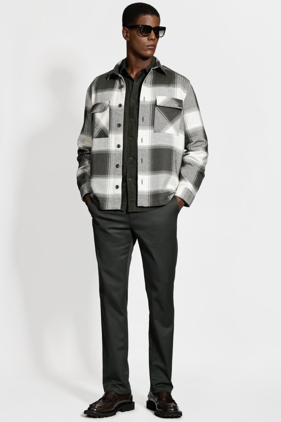 Camisa Overshirt Winter Off White C/ Verde — foto 2 de 6