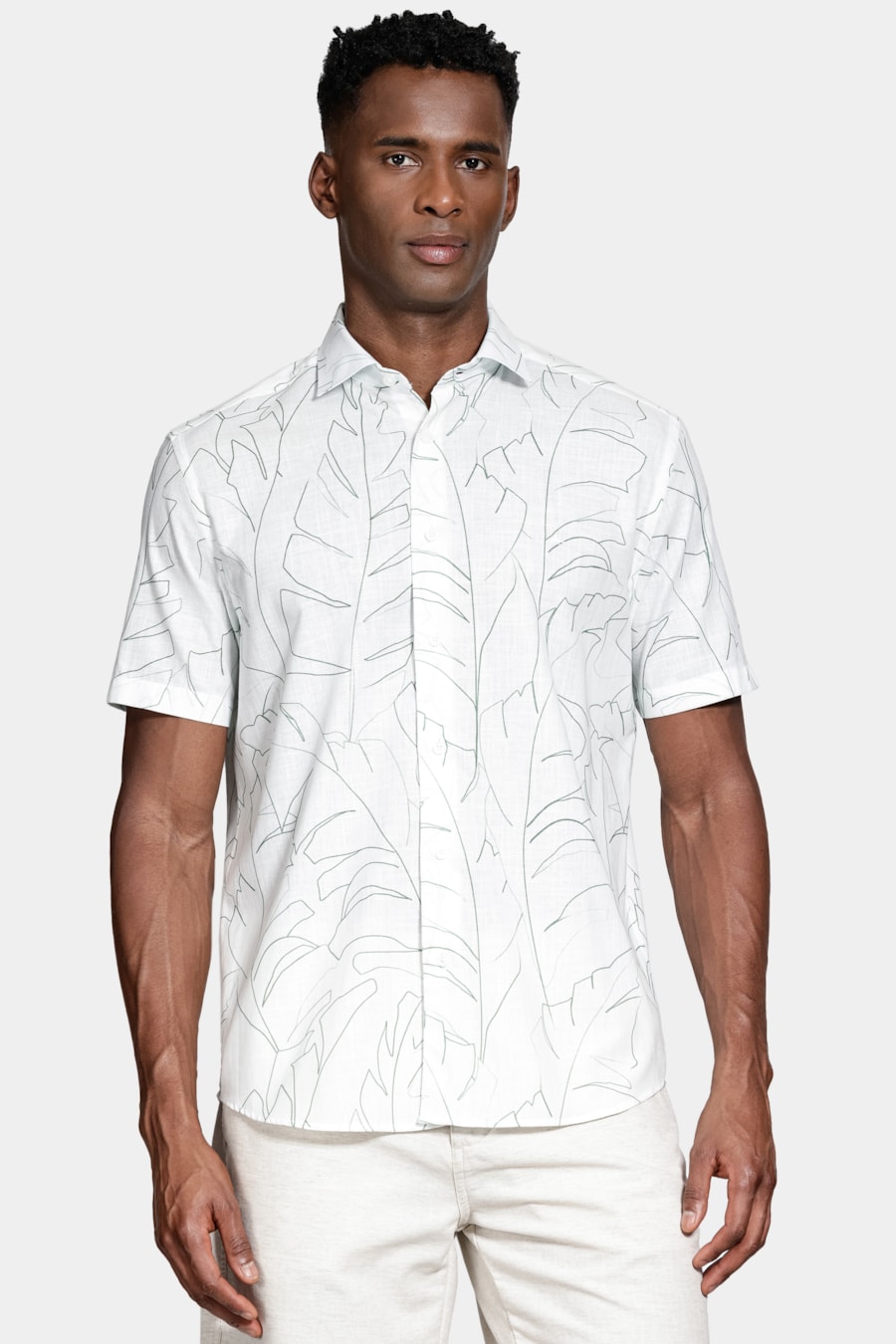 Camisa Regular Algodão Manga Curta Folhagem Branco C/Verde — foto 1 de 6