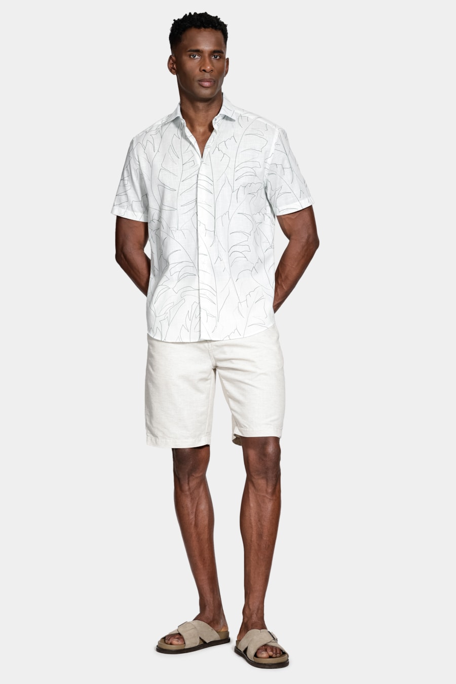 Camisa Regular Algodão Manga Curta Folhagem Branco C/Verde — foto 2 de 6
